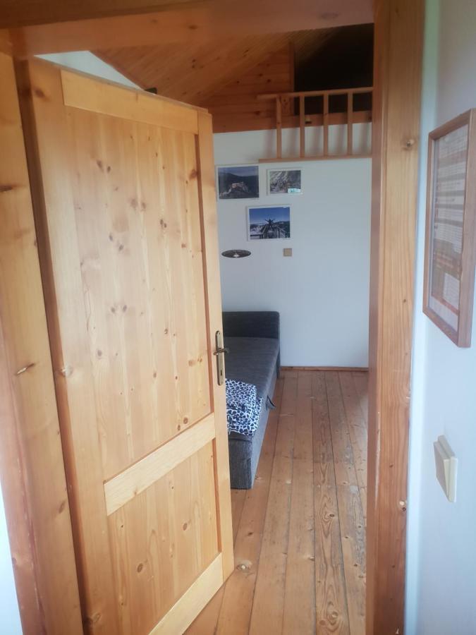 Holiday Village Tatralandia Bungalov 3-2-2 Chatka 431 S 1 Spalnou 1 Obyvackou A 1 Izbou V Podkrovi Liptowski Mikułasz Zewnętrze zdjęcie