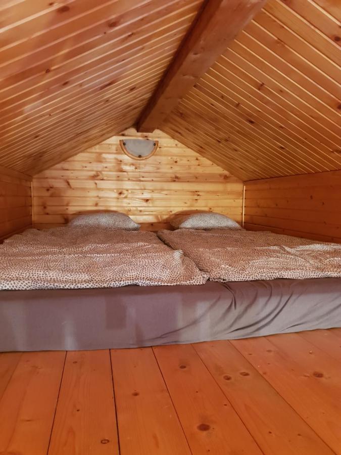 Holiday Village Tatralandia Bungalov 3-2-2 Chatka 431 S 1 Spalnou 1 Obyvackou A 1 Izbou V Podkrovi Liptowski Mikułasz Zewnętrze zdjęcie
